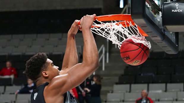 Cats_Stampede_Passed_Bison_in_Season_Ope-5dc375c000bbe70001445a54_Nov_07_2019_1_46_05